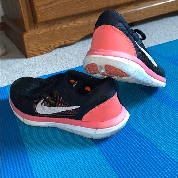 Nike Flex—8.5 - Picture 3 of 7